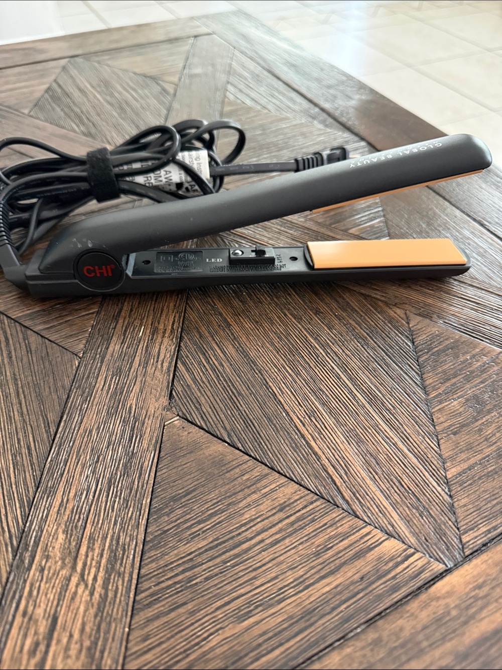 CHI Original Ceramic Flat Iron 1” Plates Hair Straightener Dual Voltage Travel